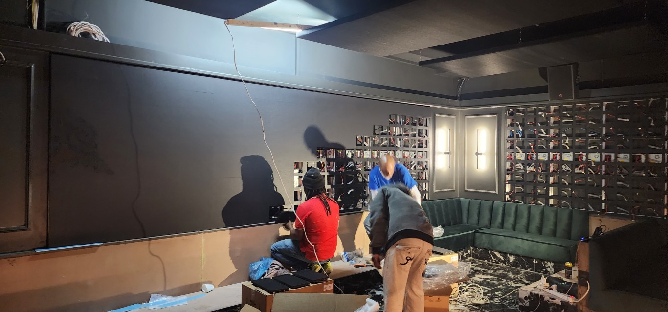 Contemporary Club Acoustic Design