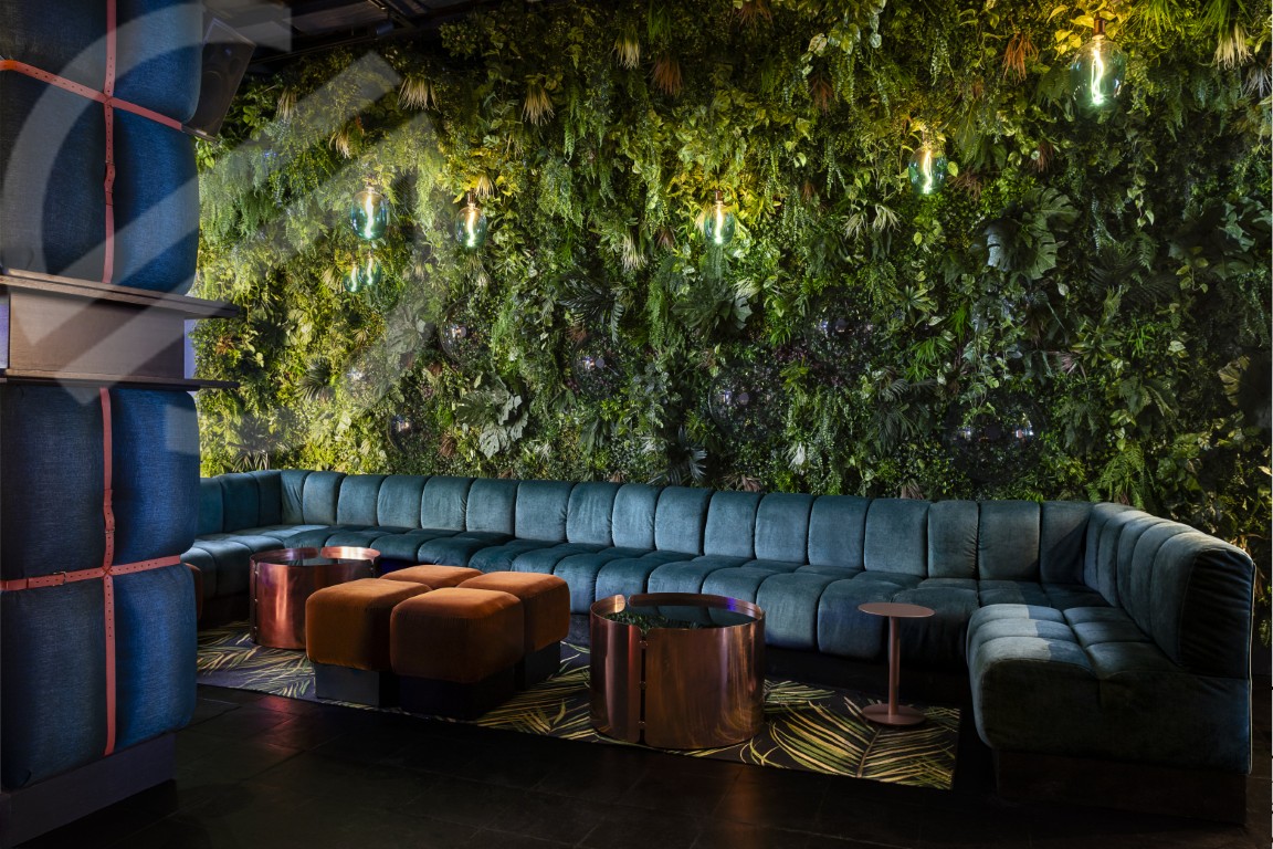 Premium Bar Acoustic Display